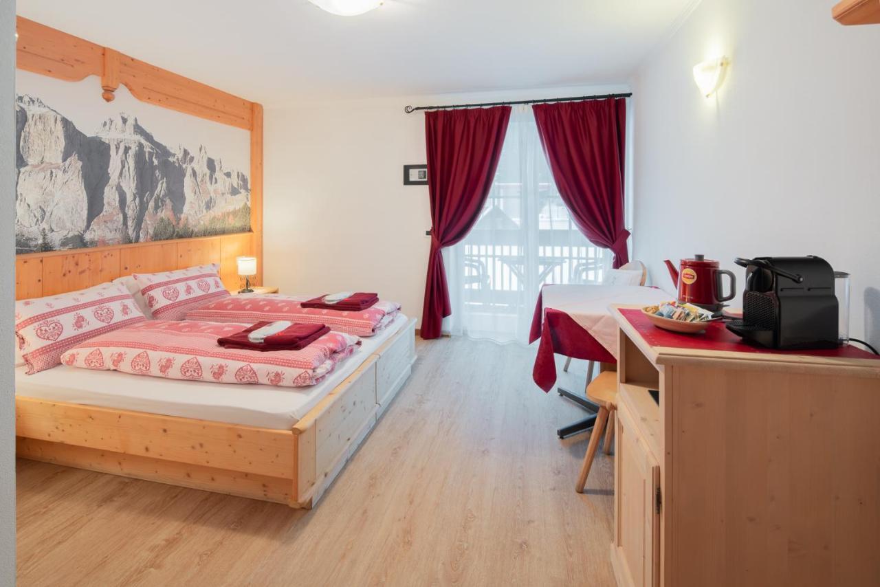 B&B Agriturismo Cesa Ciasates Canazei Kültér fotó